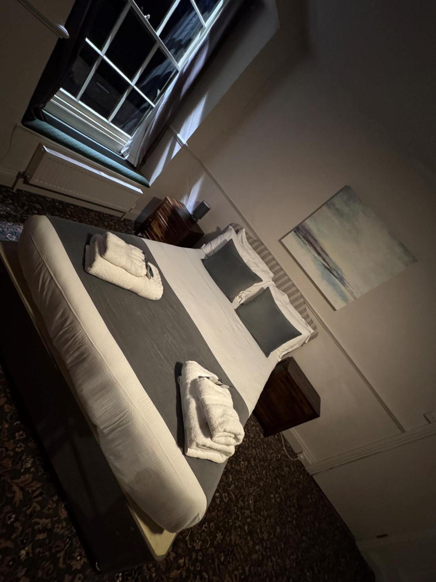 The Kings Arms Hotel Chipping Norton Room photo