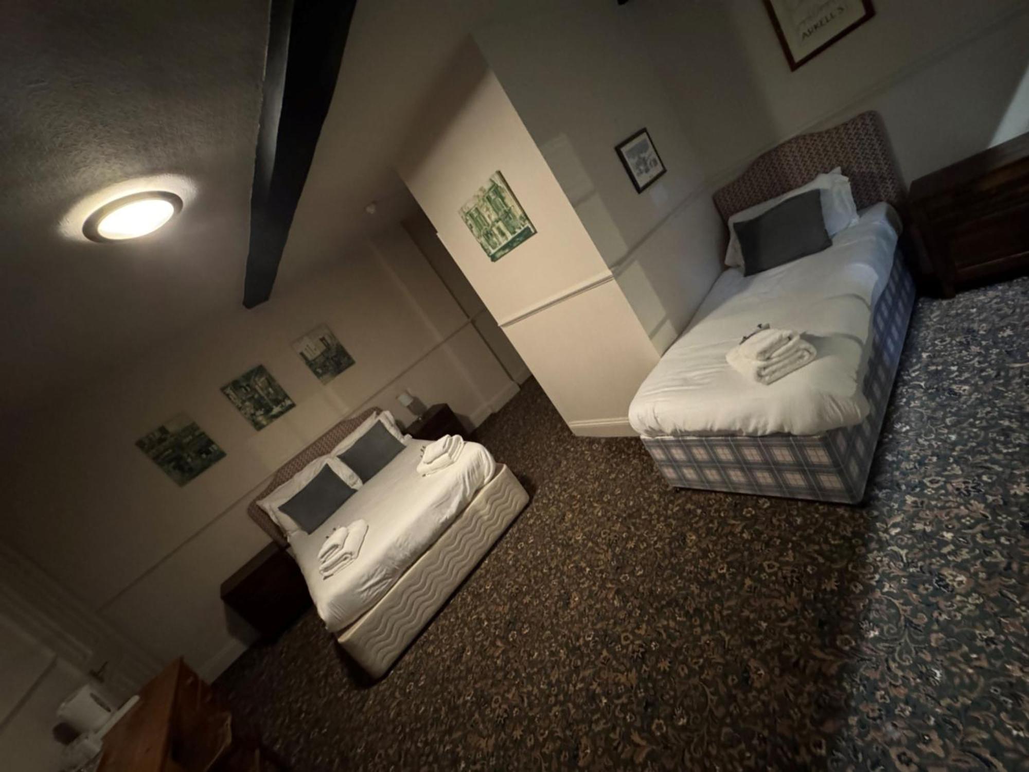 The Kings Arms Hotel Chipping Norton Room photo