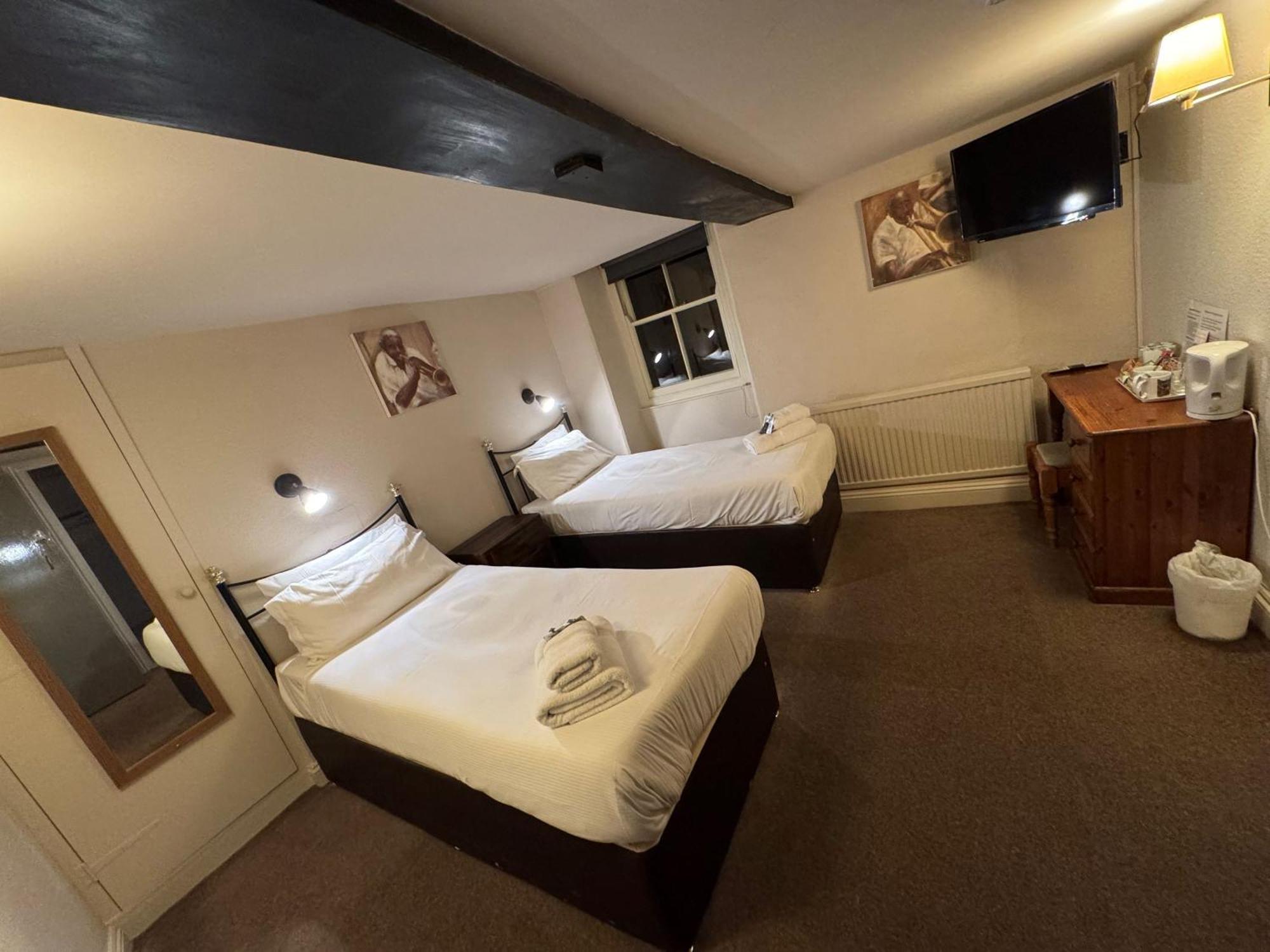 The Kings Arms Hotel Chipping Norton Room photo